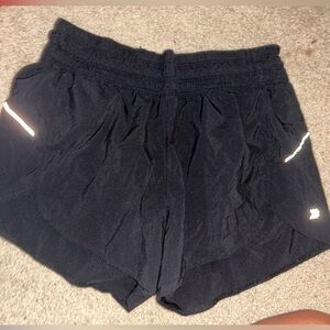 BUNDLE: 4 ATHLETIC SHORTS WOMENS - SIZE L (All lined)